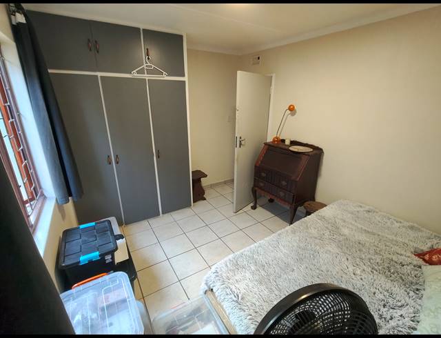 4 BEDROOM FREEHOLD FOR SALE IN CAVERSHAM GLEN
